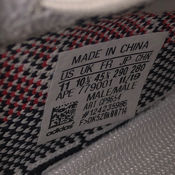 Yeezy 350 v2 zebra size 11 - Picture 8 of 9